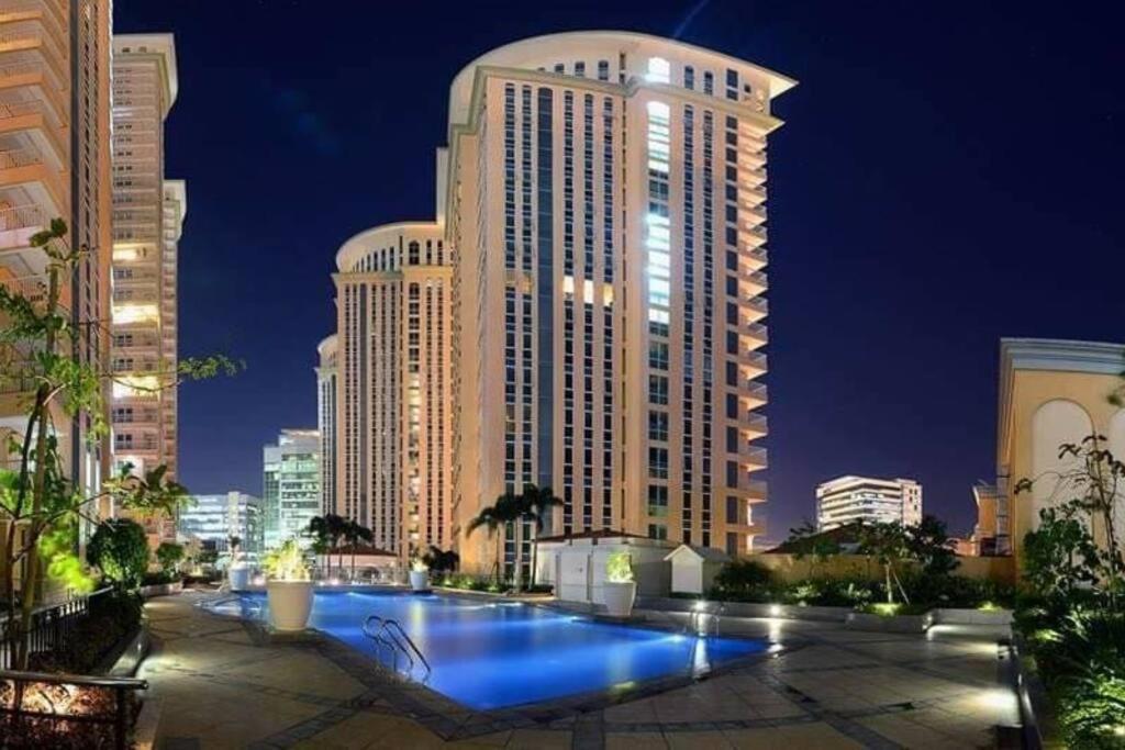 A2J Luxury 1Br Balcony Suite Near Venice Mall Bgc マニラ市 エクステリア 写真