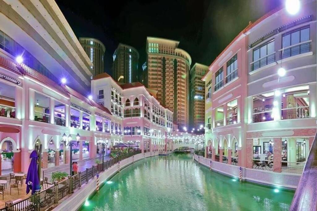 A2J Luxury 1Br Balcony Suite Near Venice Mall Bgc マニラ市 エクステリア 写真