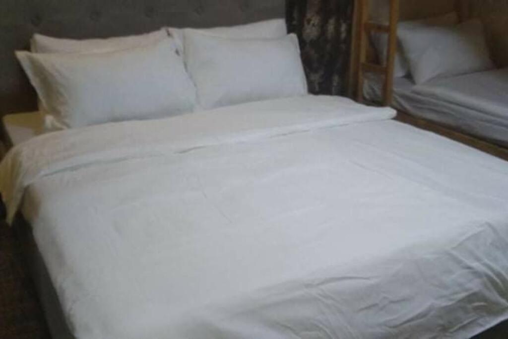 A2J Luxury 1Br Balcony Suite Near Venice Mall Bgc マニラ市 エクステリア 写真