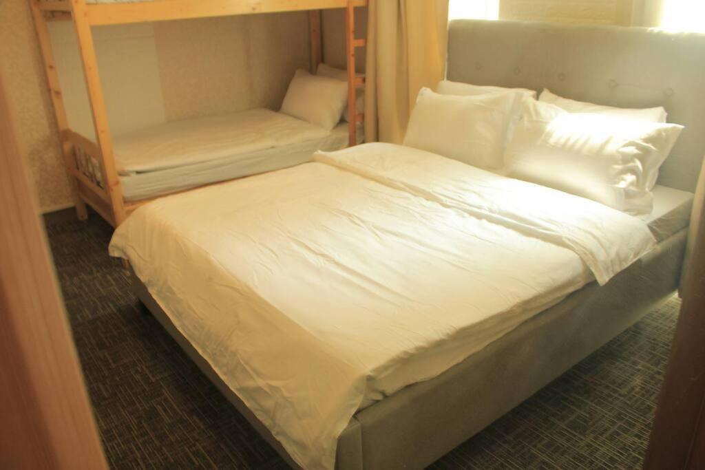 A2J Luxury 1Br Balcony Suite Near Venice Mall Bgc マニラ市 エクステリア 写真