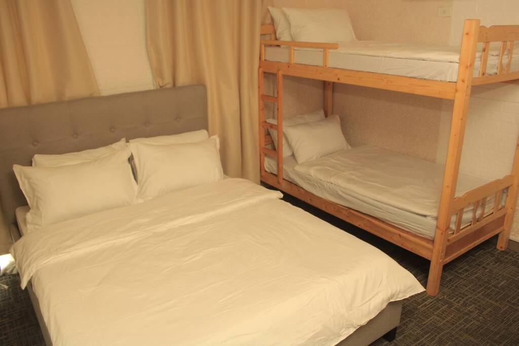 A2J Luxury 1Br Balcony Suite Near Venice Mall Bgc マニラ市 エクステリア 写真