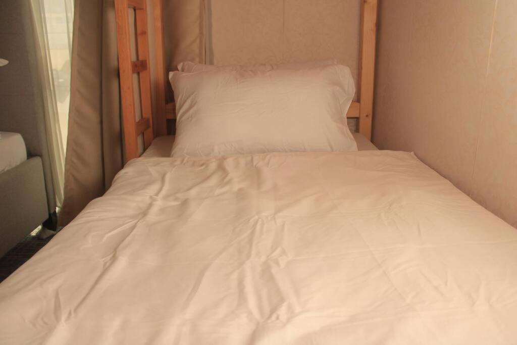 A2J Luxury 1Br Balcony Suite Near Venice Mall Bgc マニラ市 エクステリア 写真