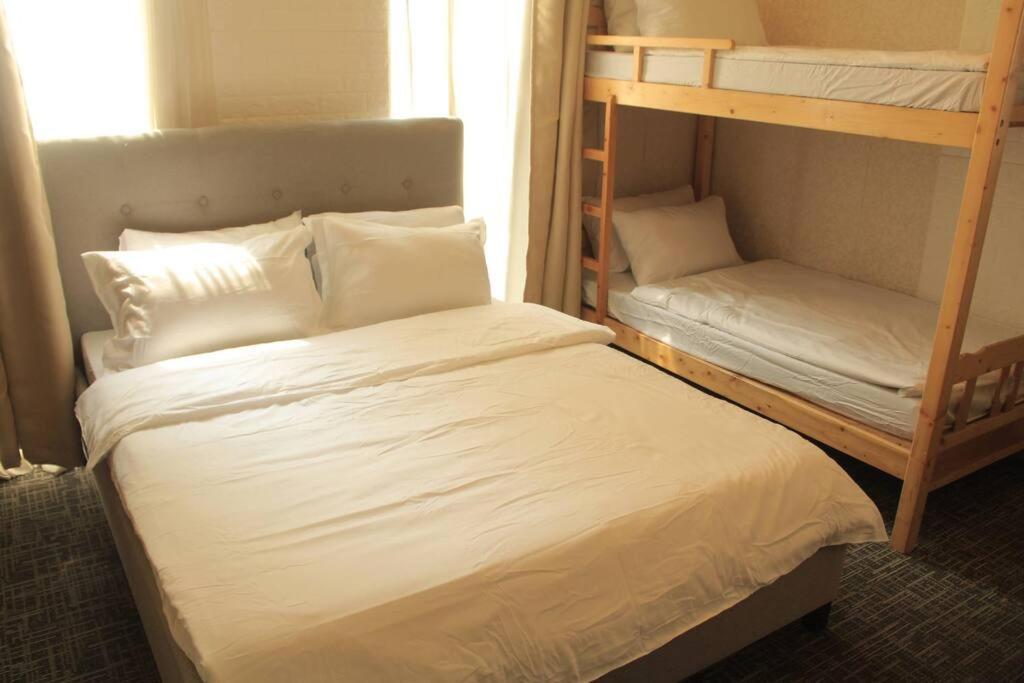 A2J Luxury 1Br Balcony Suite Near Venice Mall Bgc マニラ市 エクステリア 写真