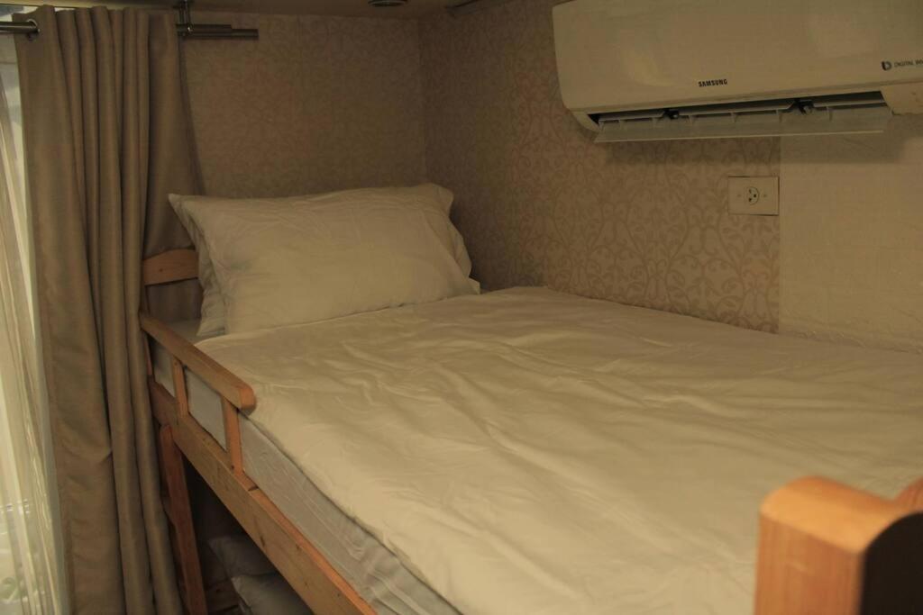 A2J Luxury 1Br Balcony Suite Near Venice Mall Bgc マニラ市 エクステリア 写真