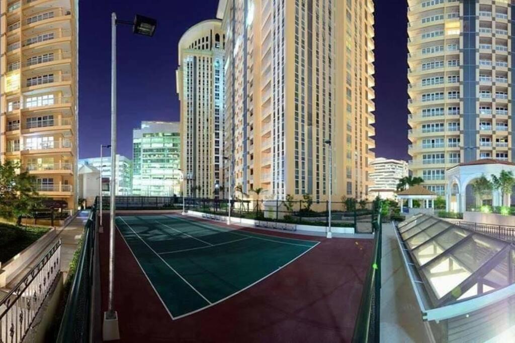 A2J Luxury 1Br Balcony Suite Near Venice Mall Bgc マニラ市 エクステリア 写真