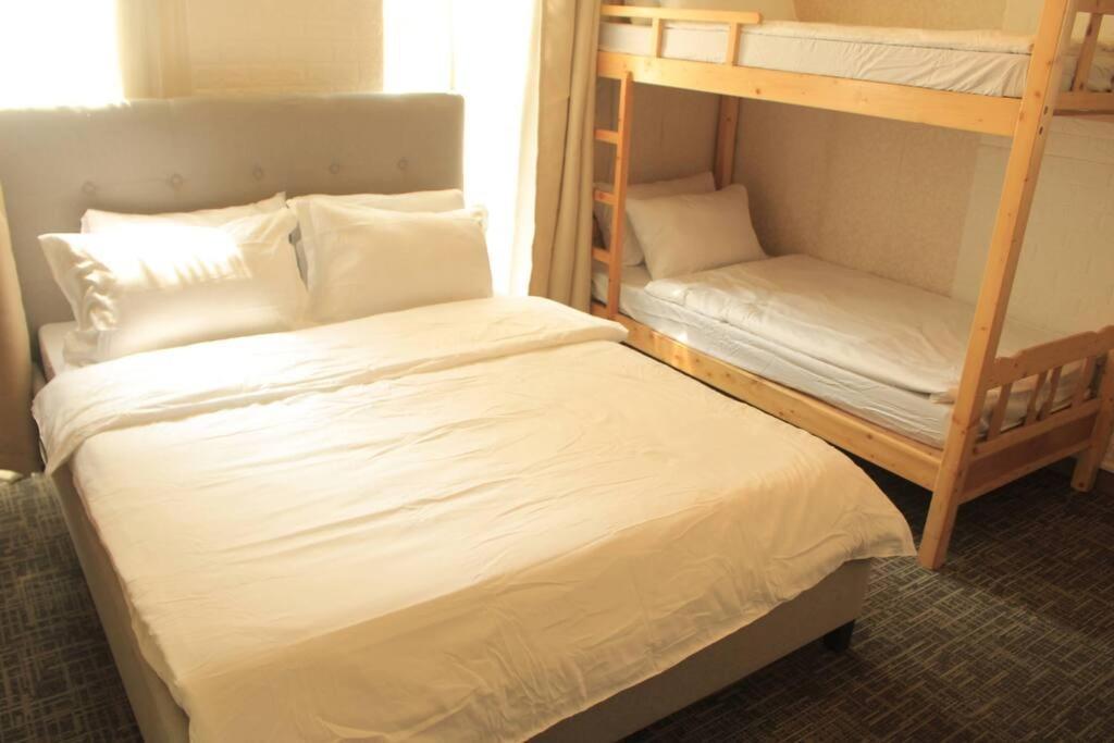 A2J Luxury 1Br Balcony Suite Near Venice Mall Bgc マニラ市 エクステリア 写真